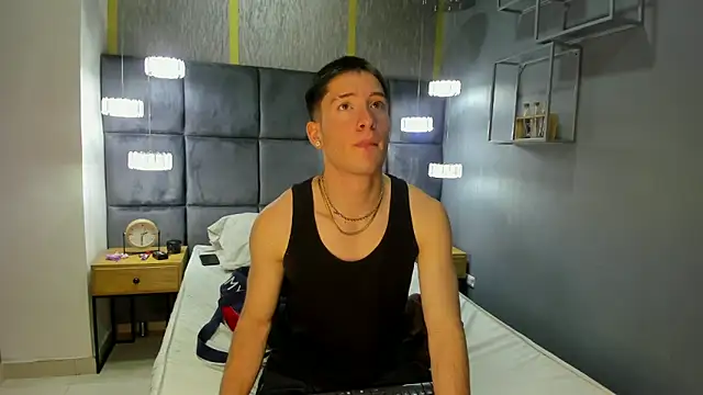 HunterHeat  online show from 09.17.25