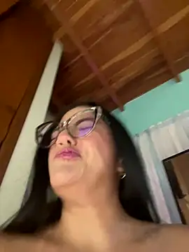 Snapshot of alilith chatting on 10.15.25 alilith online show from 10.15.25