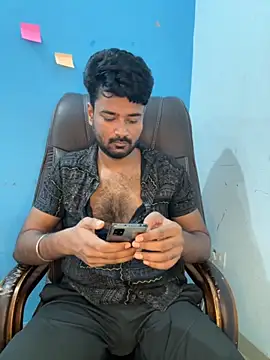 MeekBatgirl online show from 10.13.25