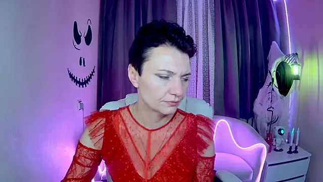 AvaSaturnian online show from 10.21.25