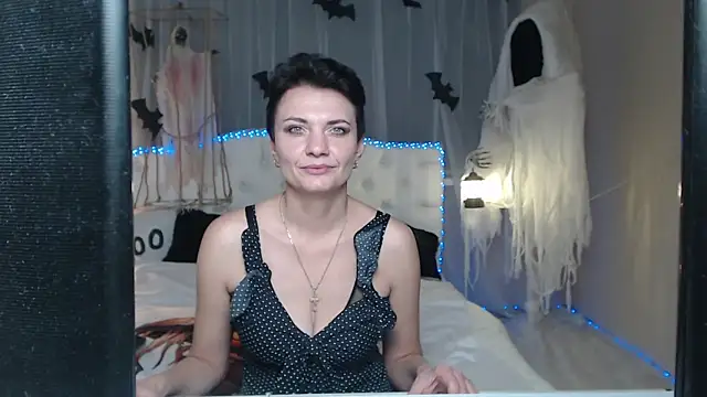 AvaSaturnian online show from 10.23.25