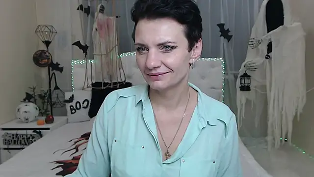 AvaSaturnian online show from 11.03.25