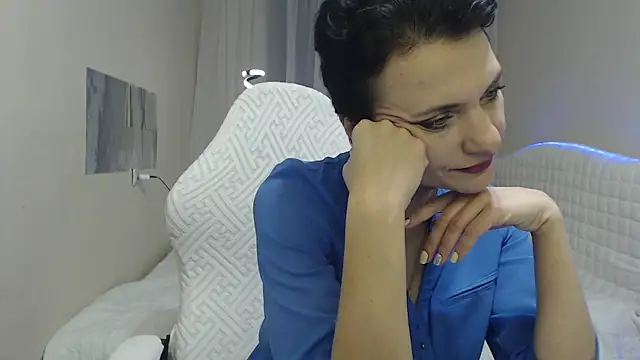 AvaSaturnian online show from 11.13.25