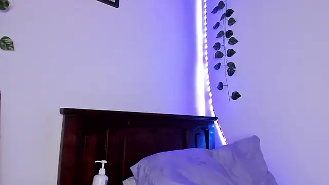 Snapshot of Michluxe_69 chatting on 10.04.25 Michluxe 69 online show from 10.04.25