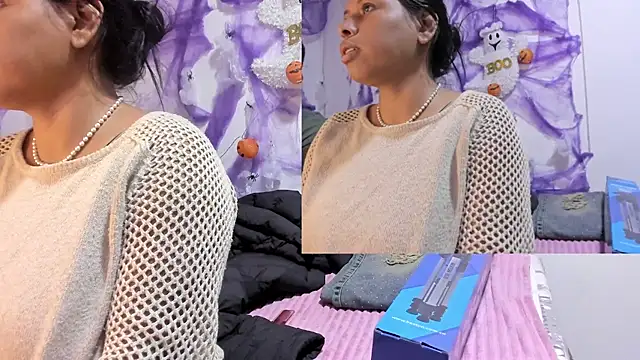 Snapshot of Michluxe_69 chatting on 10.17.25 Michluxe 69 online show from 10.17.25