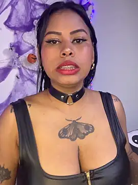 Snapshot of Michluxe_69 chatting on 10.23.25 Michluxe 69 online show from 10.23.25