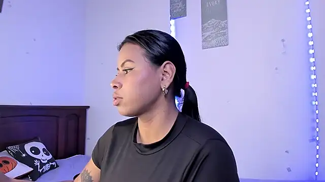 Snapshot of Michluxe_69 chatting on 11.09.25 Michluxe 69 online show from 11.09.25