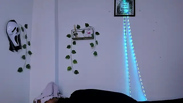 Michluxe 69 online show from 11.13.25