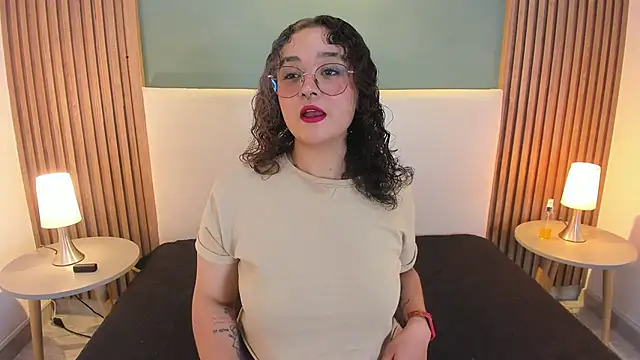 Snapshot of tara_black chatting on 09.08.25 tara black online show from 09.08.25