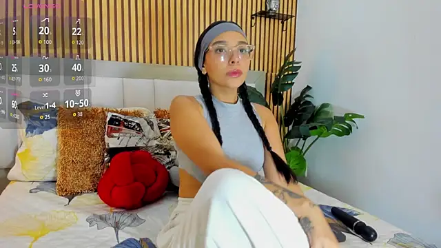 Roseaurora online show from 09.19.25