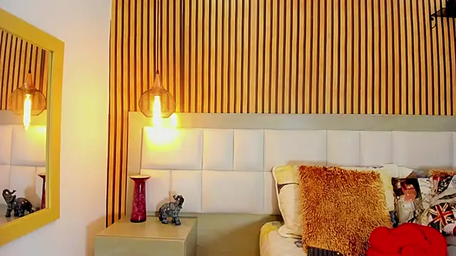 Roseaurora online show from 09.24.25