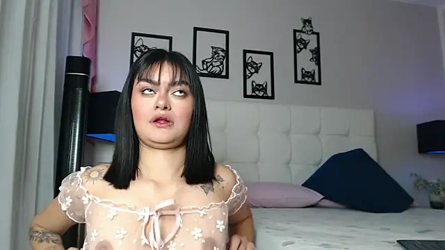 Snapshot of naty_luvinn chatting on 09.24.25 naty luvinn online show from 09.24.25