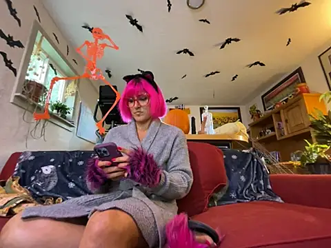 Snapshot of kinkycanner chatting on 10.25.25 kinkycanner online show from 10.25.25
