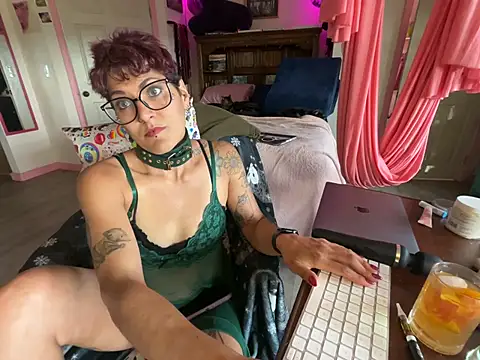 Snapshot of kinkycanner chatting on 03.18.26 kinkycanner online show from 03.18.26