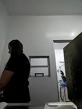 Madisson-04  online show from 10.08.25