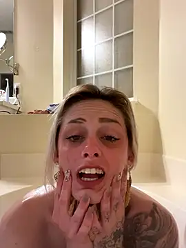 BriTaySayy online show from 10.26.25