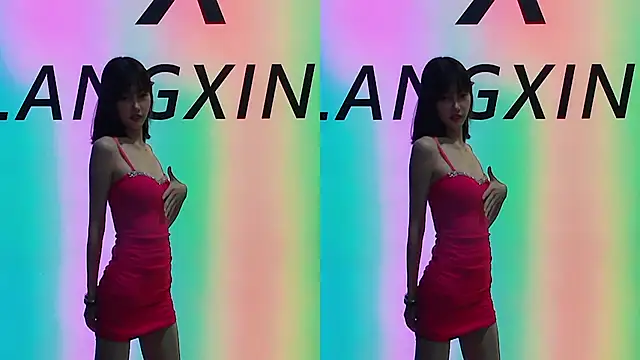 Snapshot of Emeralds_Girls chatting on 09.10.25 Emeralds Girls online show from 09.10.25