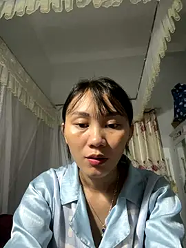 Almond-cute online show from 09.09.25
