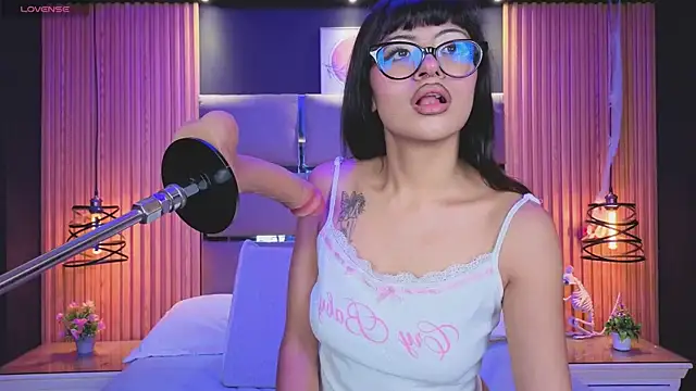 Snapshot of AlanaWalker9 chatting on 02.21.26 AlanaWalker9 online show from 02.21.26