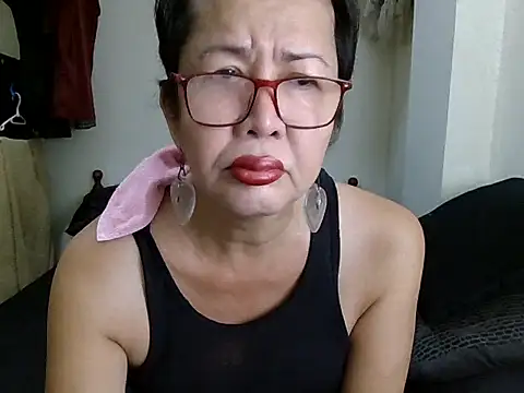 Snapshot of radar777 chatting on 10.24.25 radar777 online show from 10.24.25