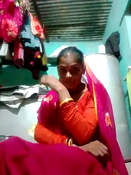 Snapshot of H_seema chatting on 10.13.25 H seema online show from 10.13.25