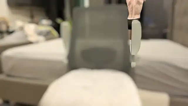 Snapshot of squidbot3000 chatting on 10.22.25 squidbot3000 online show from 10.22.25