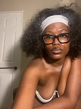 Moonzy77 online show from 09.15.25