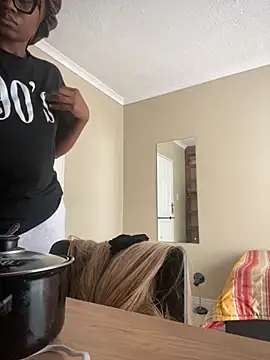 Moonzy77 online show from 09.20.25