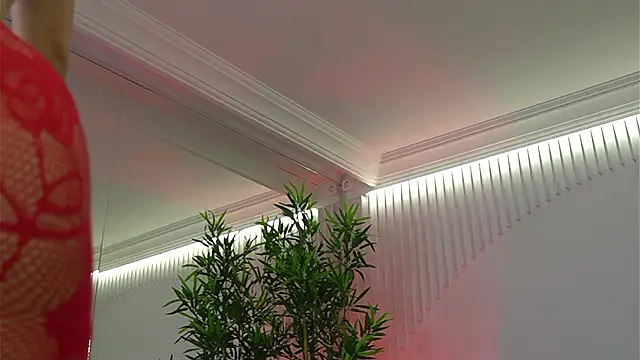 TifannyRay online show from 02.04.26