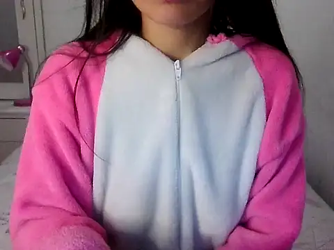 Snapshot of Taylormegan chatting on 07.07.26 Taylormegan online show from 07.07.26