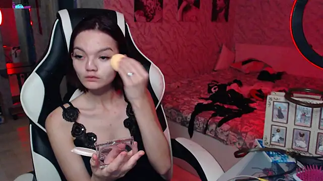 Snapshot of Kitti_study chatting on 10.31.25 Kitti study online show from 10.31.25