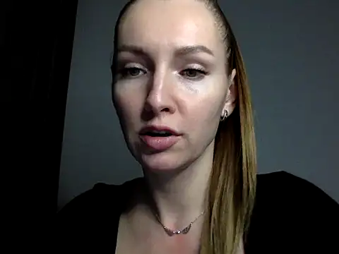 Snapshot of Varnyx chatting on 11.03.25 Varnyx online show from 11.03.25