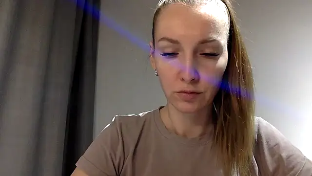 Varnyx online show from 11.25.25