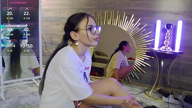 Snapshot of IsabellaLuxx chatting on 10.14.25 IsabellaLuxx online show from 10.14.25