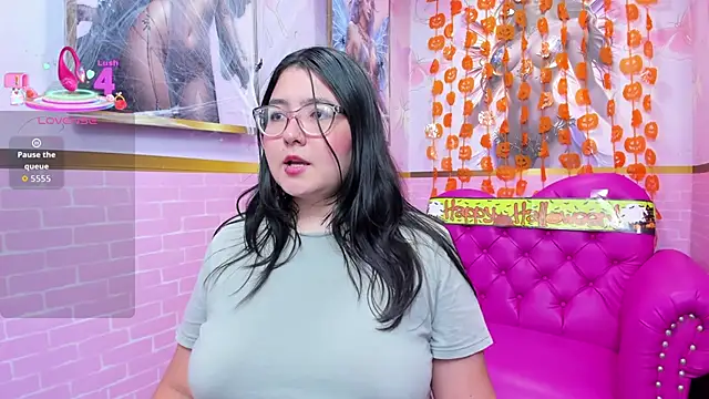 Snapshot of Dulce_meow chatting on 10.18.25 Dulce meow online show from 10.18.25