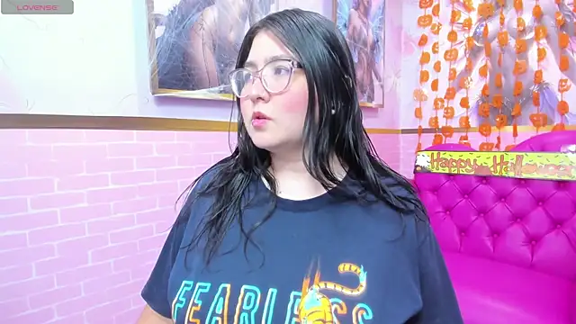 Snapshot of Dulce_meow chatting on 10.22.25 Dulce meow online show from 10.22.25