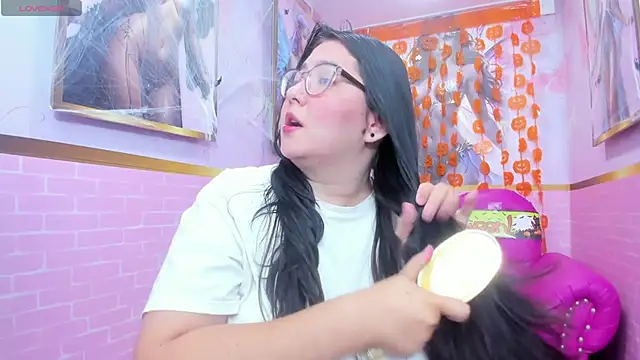 Snapshot of Dulce_meow chatting on 10.24.25 Dulce meow online show from 10.24.25