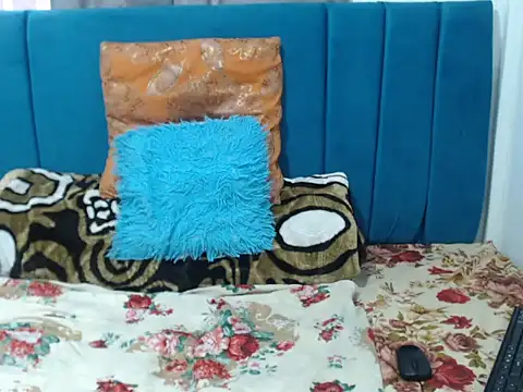 SweetSlenderChoc online show from 01.06.26