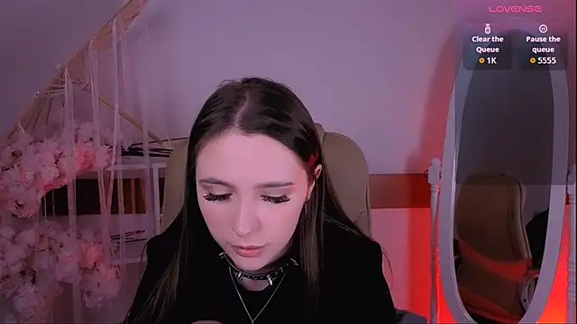 WildHoneyXO online show from 10.21.25