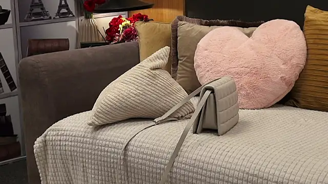 Mia Swano online show from 04.20.26