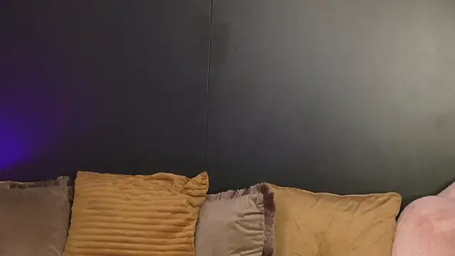 Mia Swano online show from 04.23.26