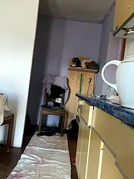 Snapshot of vikinylon chatting on 10.04.25 vikinylon online show from 10.04.25