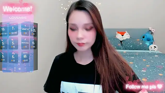 Kitten Alissa online show from 12.15.25