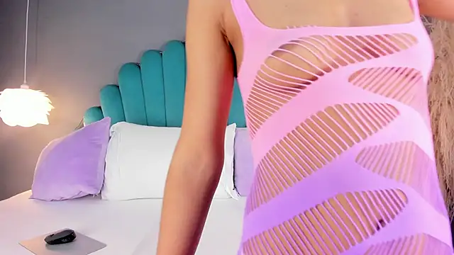 VanessaLogan online show from 10.18.25