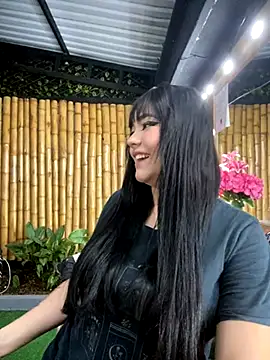 jasmincollin  online show from 11.04.25