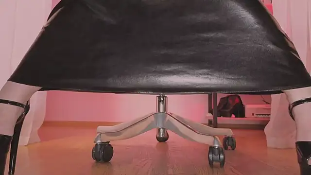 Snapshot of Jolie_Orchid chatting on 02.12.26 Jolie Orchid online show from 02.12.26