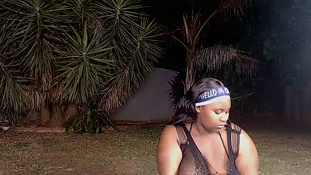 Snapshot of Freaky-boobs chatting on 10.10.25 Freaky-boobs online show from 10.10.25