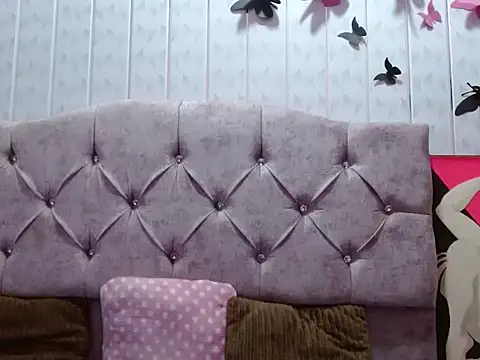 Emiily Johamson online show from 09.16.25