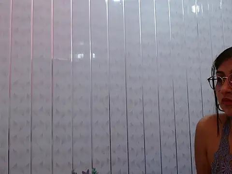 Emiily Johamson online show from 09.19.25