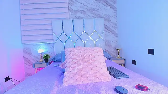 collet 1 online show from 11.14.25